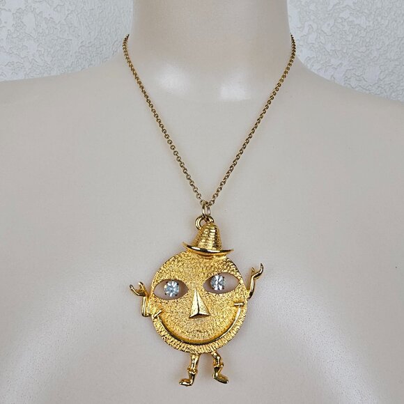 Vintage Smiley Face Rhinestone Pendant Necklace Dangle Eyes Cowboy Hat Gold Tone - Picture 1 of 13